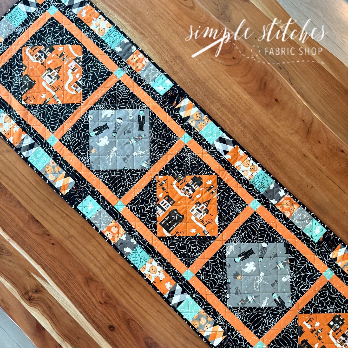 Spooky Hollow Runner Pattern