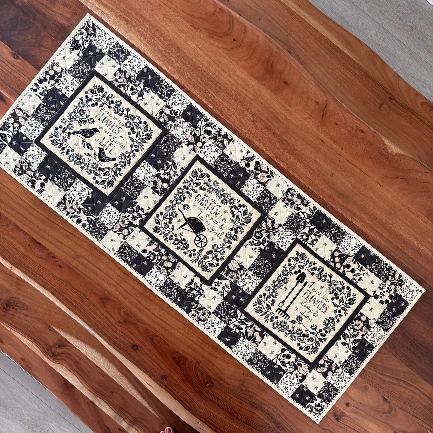 Bloom & Grow Runner Pattern