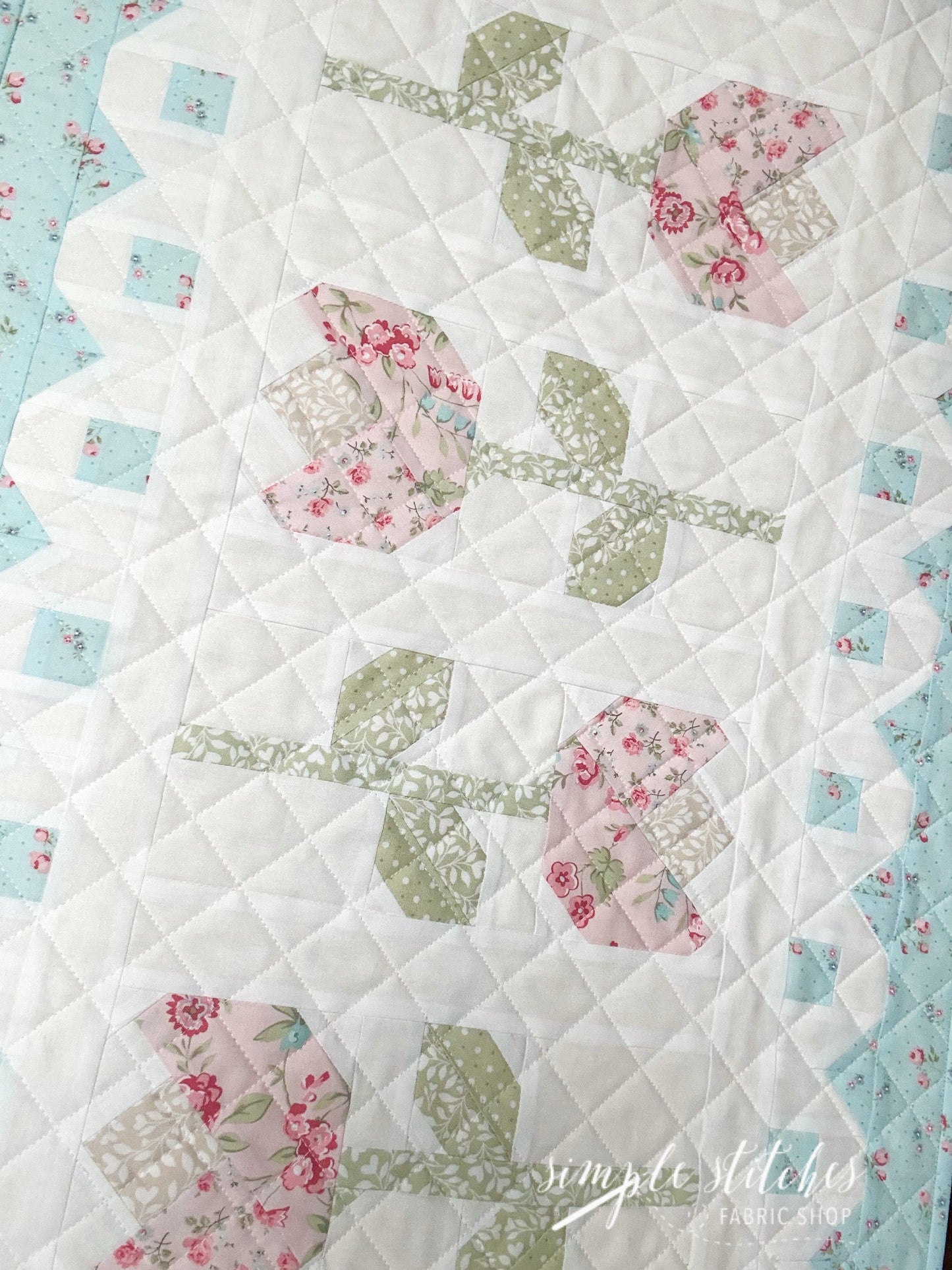Spring Lace Tulips Runner Pattern