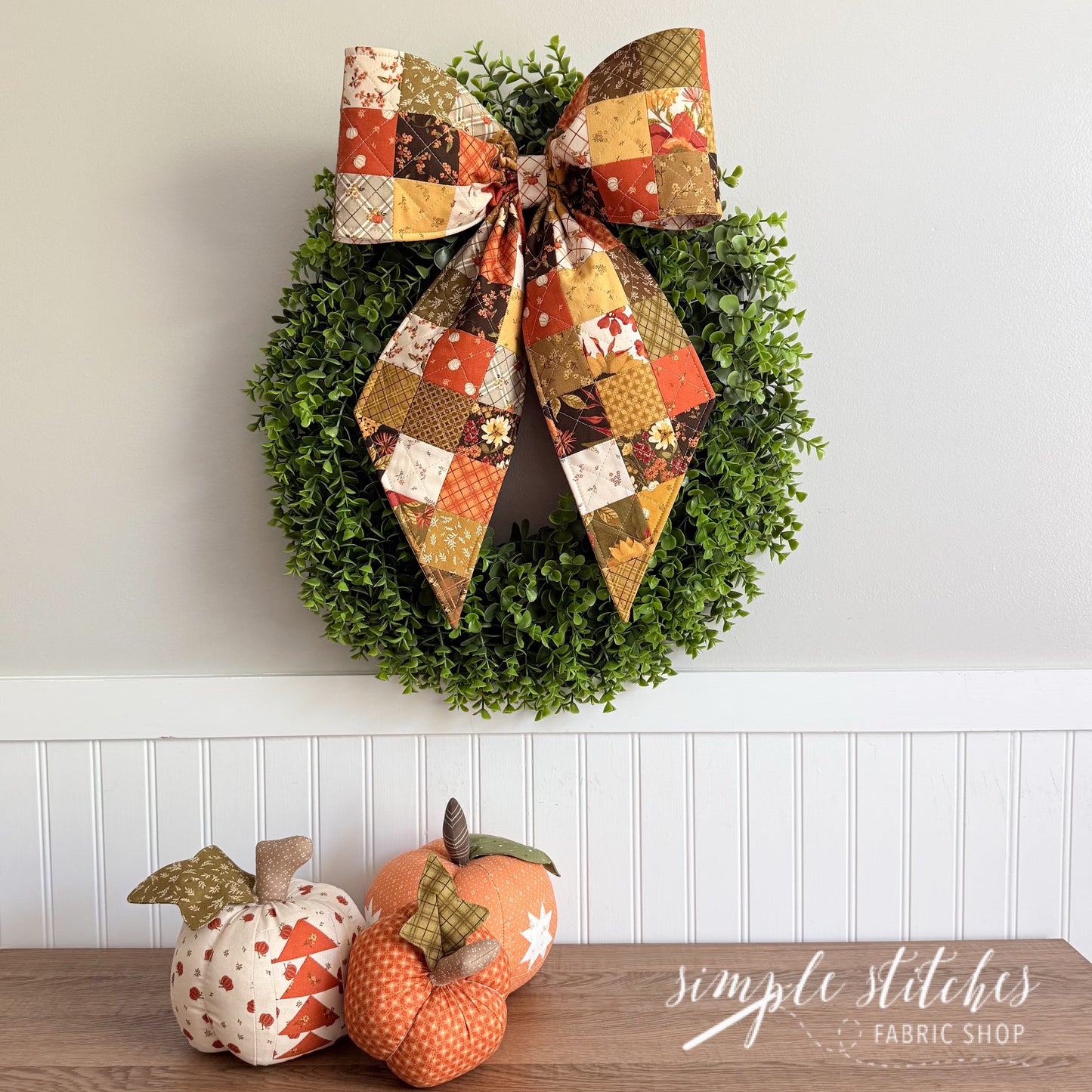 Vintage Charm Bow Pattern
