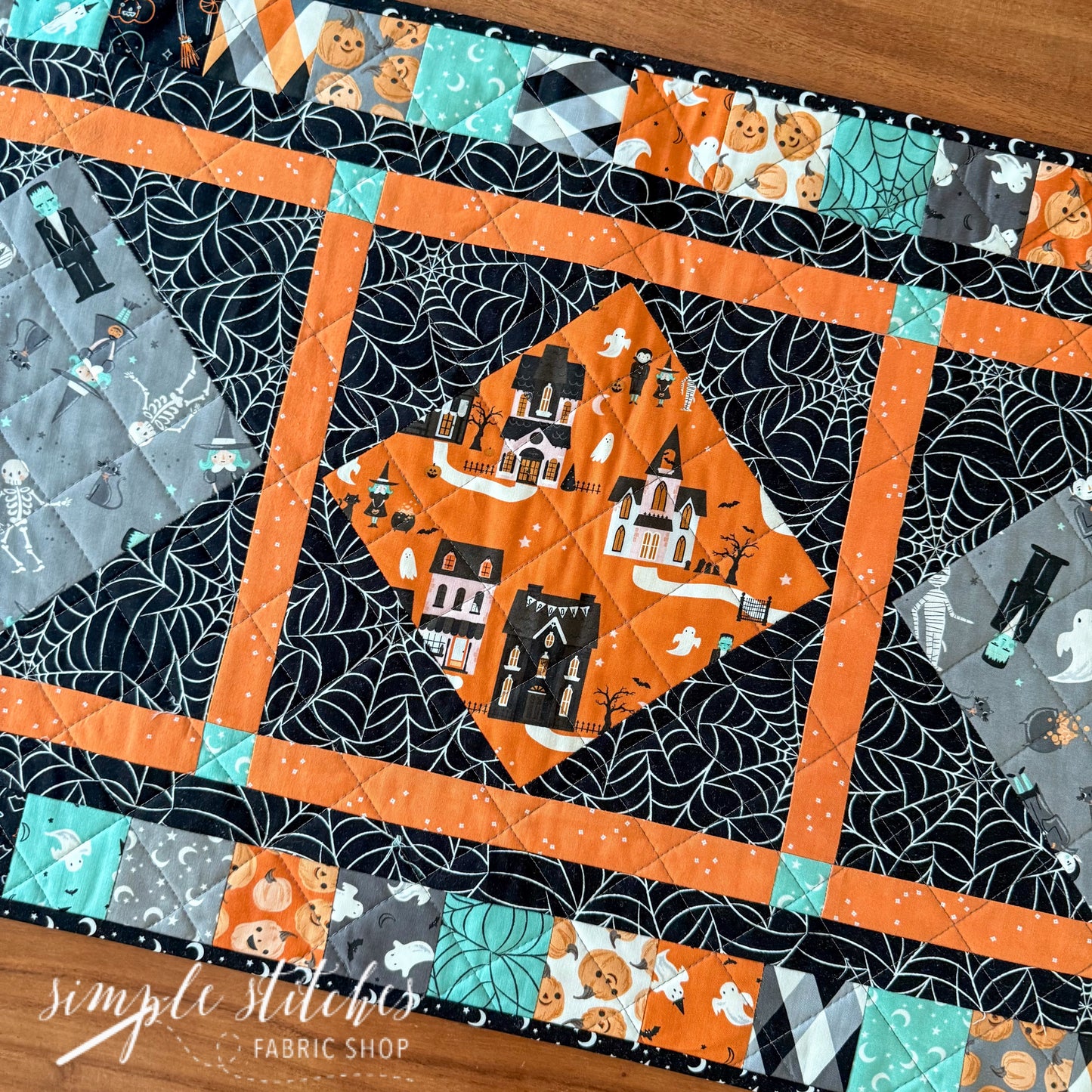Spooky Hollow Runner Pattern