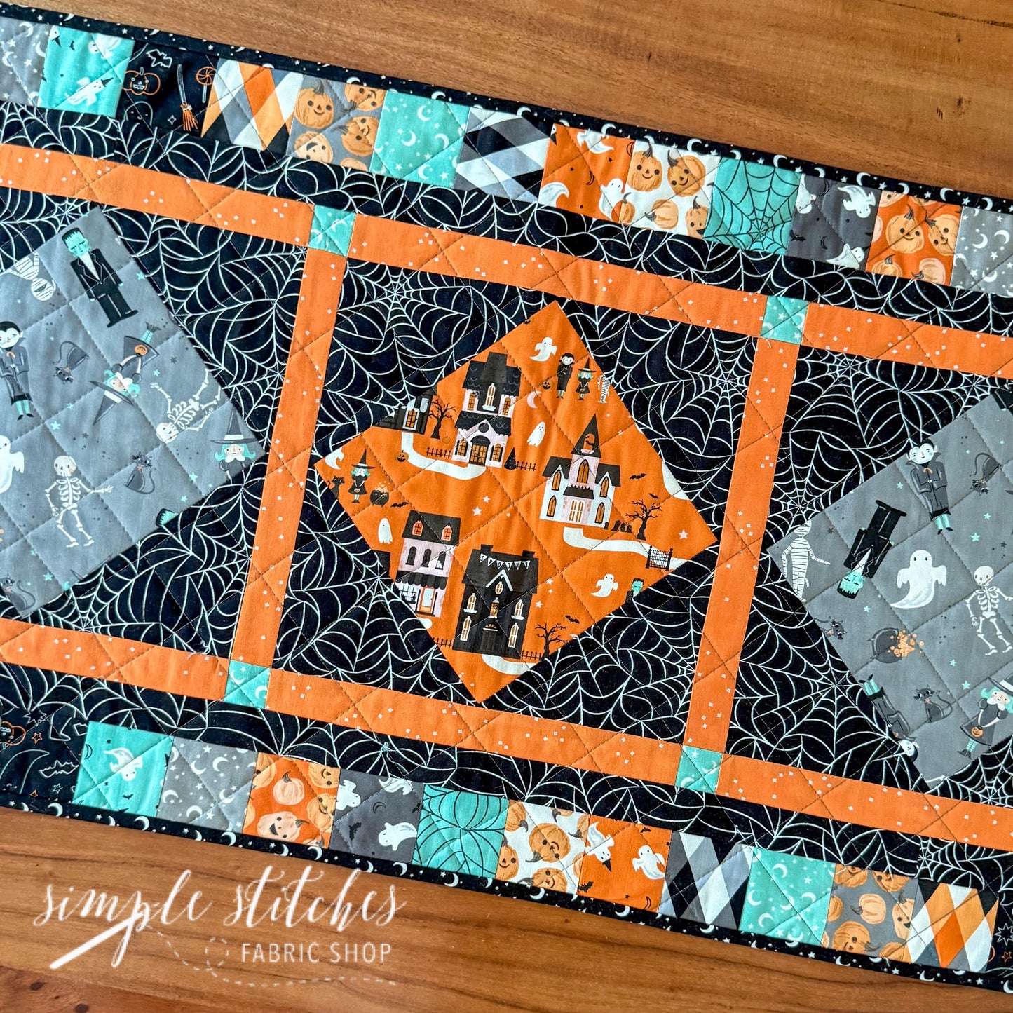 Spooky Hollow Runner Pattern