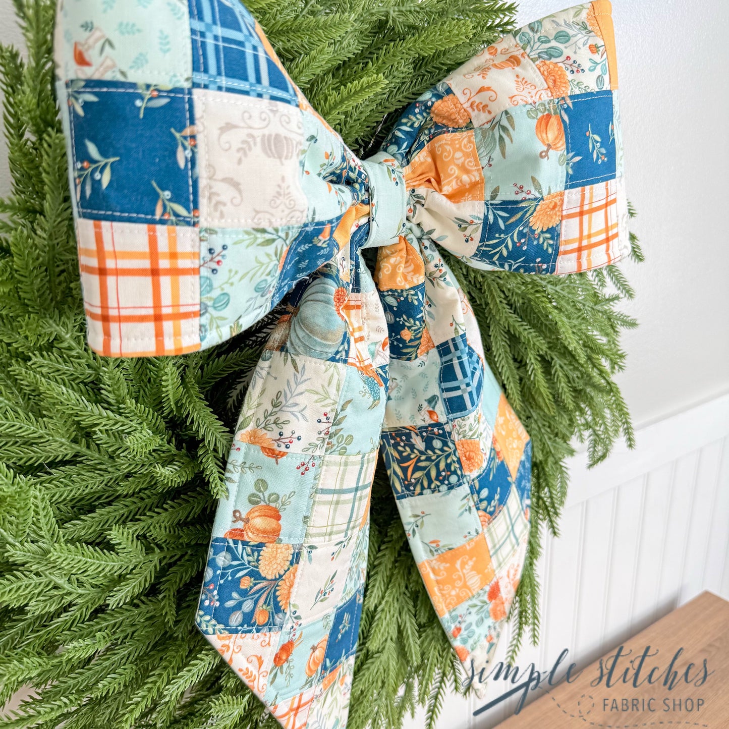 Vintage Charm Bow Pattern
